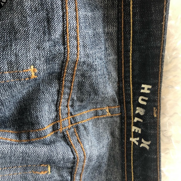 VGC Hurley women’s dark denim jean mini skirt in size 5!! - Picture 7 of 7